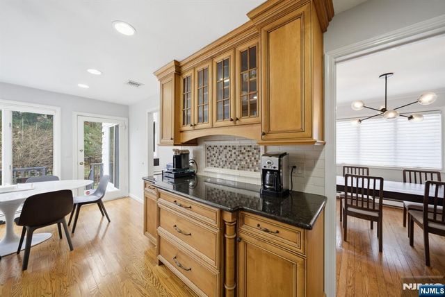 126 Sussex Road, Tenafly, NJ 07670