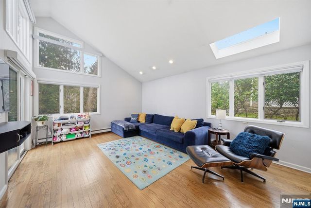 126 Sussex Road, Tenafly, NJ 07670