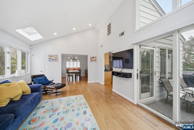 126 Sussex Road, Tenafly, NJ 07670