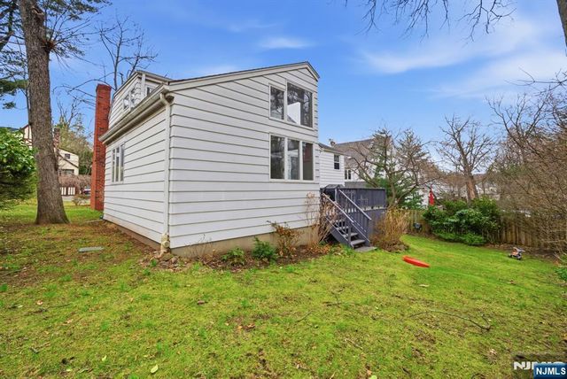 126 Sussex Road, Tenafly, NJ 07670