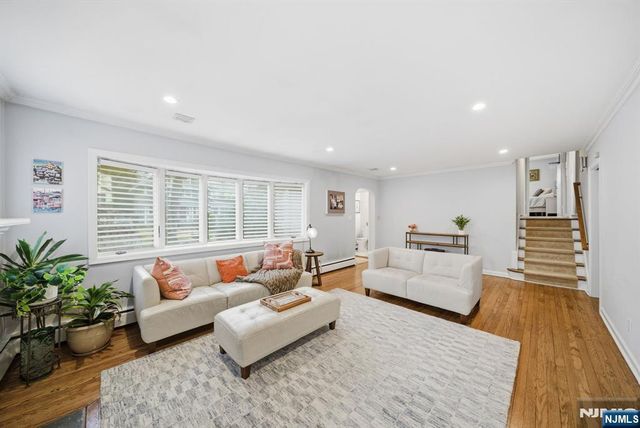 126 Sussex Road, Tenafly, NJ 07670