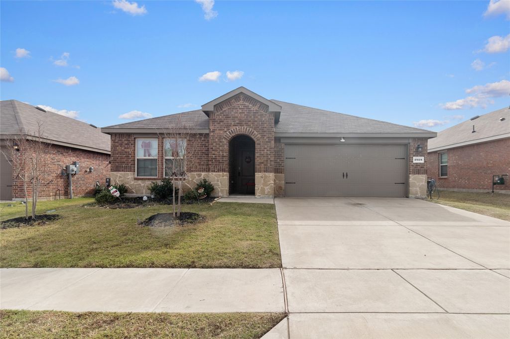 2928 Roper Street, Royse City, TX 75189