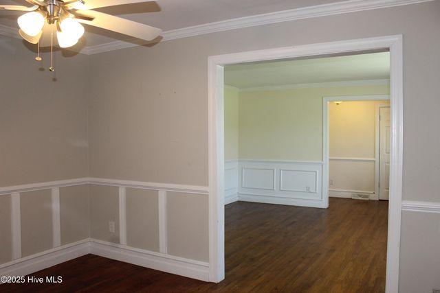 1620 Greenville Boulevard, Greenville, NC 27858