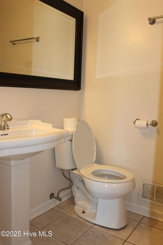 1620 Greenville Boulevard, Greenville, NC 27858