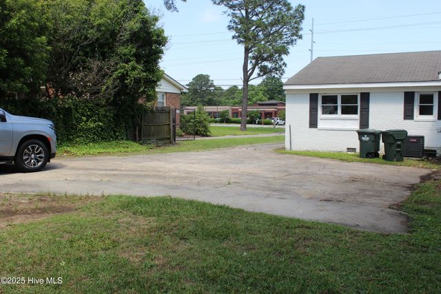 1620 Greenville Boulevard, Greenville, NC 27858