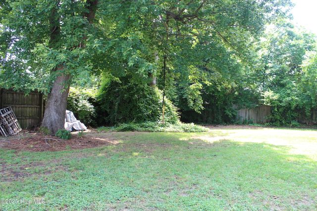 1620 Greenville Boulevard, Greenville, NC 27858