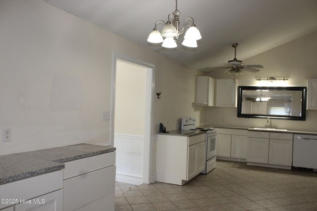 1620 Greenville Boulevard, Greenville, NC 27858
