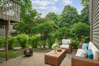 9146 Neill Lake Road, Eden Prairie, MN 55347