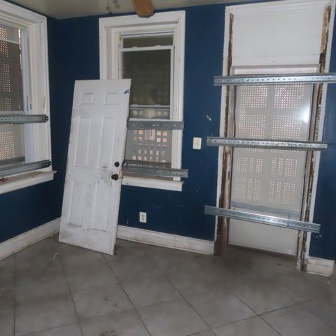 5607 S Emerald Avenue, Chicago, IL 60621