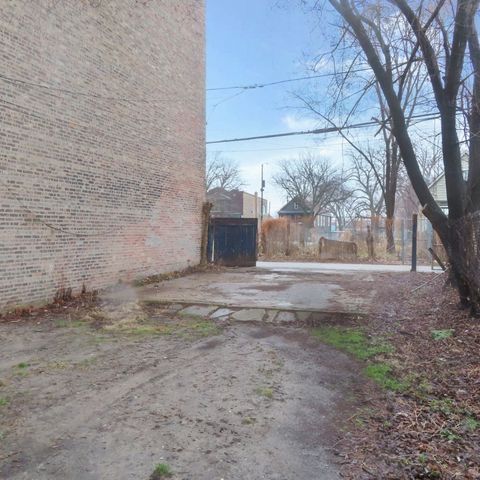 5607 S Emerald Avenue, Chicago, IL 60621