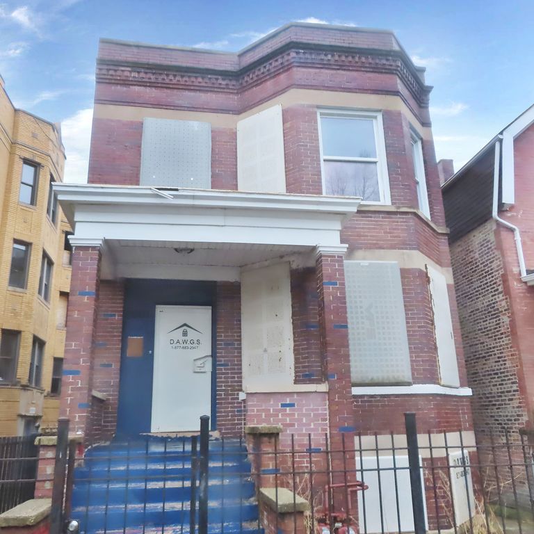 5607 S Emerald Avenue, Chicago, IL 60621