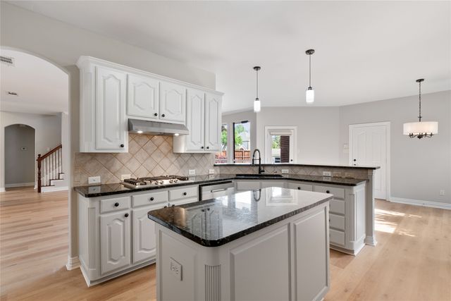 1301 Meadow Cove Court, Carrollton, TX 75007