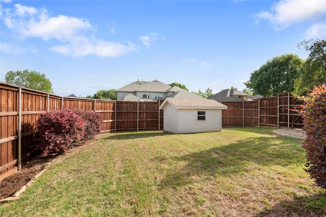 1301 Meadow Cove Court, Carrollton, TX 75007