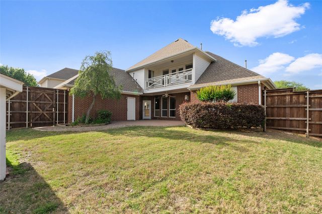 1301 Meadow Cove Court, Carrollton, TX 75007