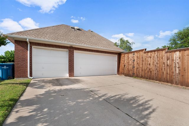 1301 Meadow Cove Court, Carrollton, TX 75007