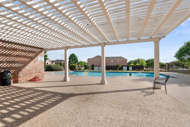 1301 Meadow Cove Court, Carrollton, TX 75007