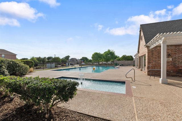 1301 Meadow Cove Court, Carrollton, TX 75007