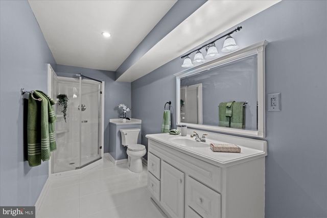 8812 SURREY CT, Alexandria, VA 22309