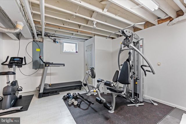 8812 SURREY CT, Alexandria, VA 22309