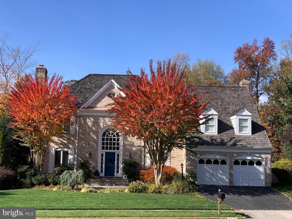 8812 SURREY CT, Alexandria, VA 22309