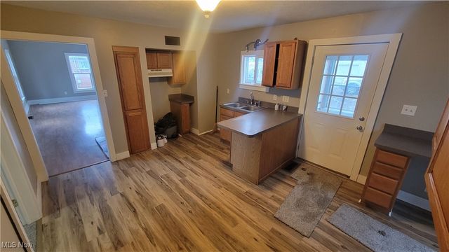 1312 Wooster Road W, Barberton, OH 44203