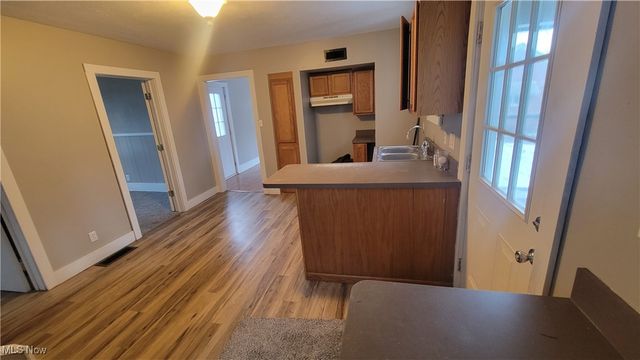 1312 Wooster Road W, Barberton, OH 44203