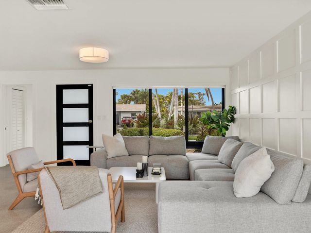 2751 NE 53rd Street, Lighthouse Point, FL 33064