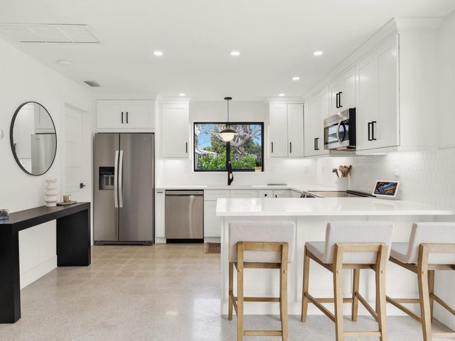 2751 NE 53rd Street, Lighthouse Point, FL 33064