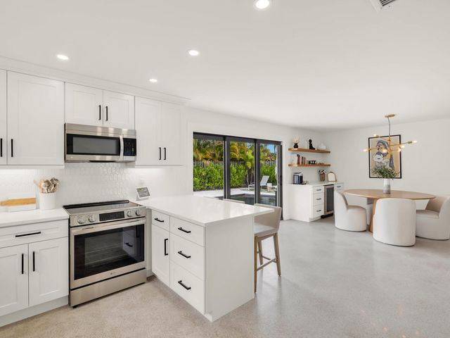 2751 NE 53rd Street, Lighthouse Point, FL 33064