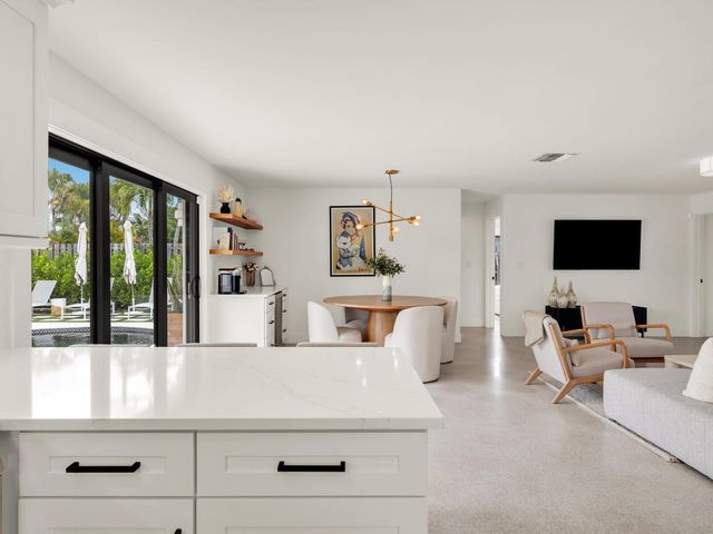 2751 NE 53rd Street, Lighthouse Point, FL 33064