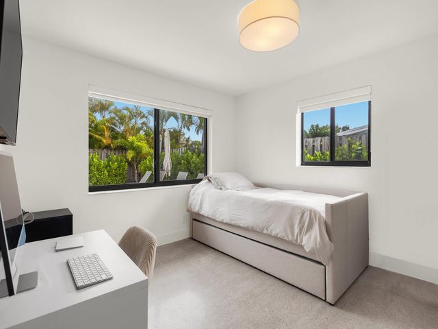 2751 NE 53rd Street, Lighthouse Point, FL 33064