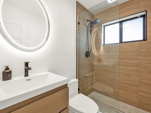 2751 NE 53rd Street, Lighthouse Point, FL 33064