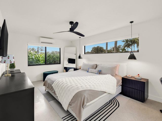 2751 NE 53rd Street, Lighthouse Point, FL 33064