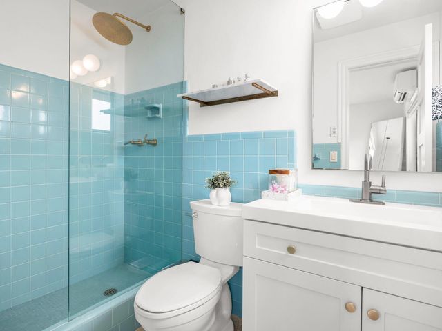 2751 NE 53rd Street, Lighthouse Point, FL 33064