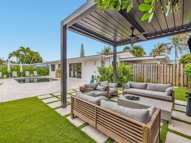 2751 NE 53rd Street, Lighthouse Point, FL 33064