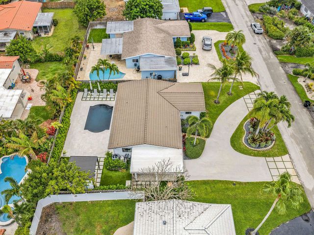 2751 NE 53rd Street, Lighthouse Point, FL 33064