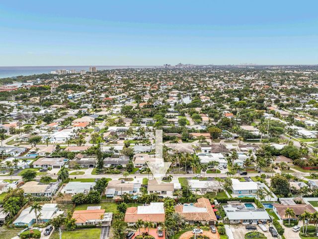 2751 NE 53rd Street, Lighthouse Point, FL 33064