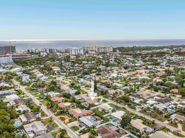 2751 NE 53rd Street, Lighthouse Point, FL 33064