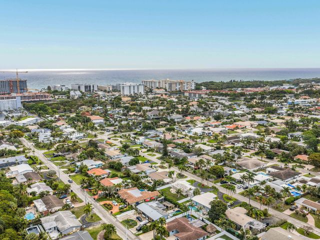 2751 NE 53rd Street, Lighthouse Point, FL 33064