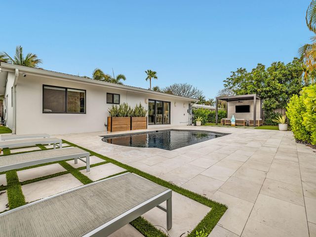 2751 NE 53rd Street, Lighthouse Point, FL 33064