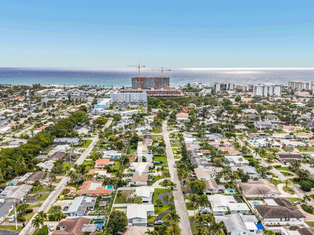 2751 NE 53rd Street, Lighthouse Point, FL 33064