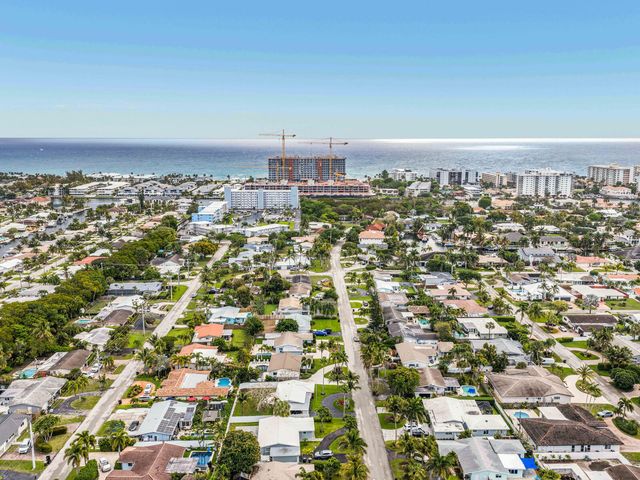 2751 NE 53rd Street, Lighthouse Point, FL 33064