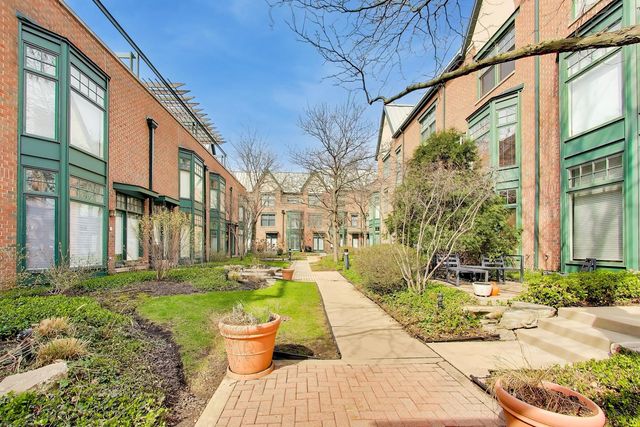 101 N Euclid Avenue 3, Oak Park, IL 60301