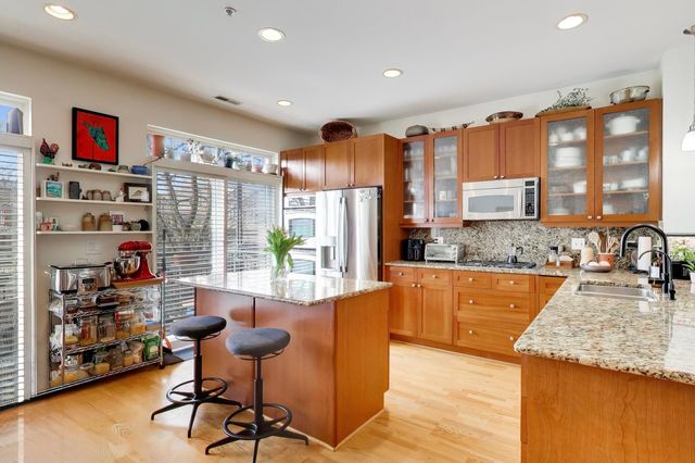 101 N Euclid Avenue 3, Oak Park, IL 60301