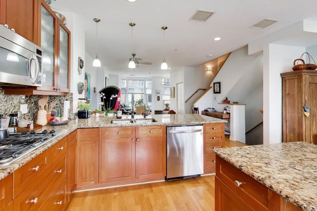 101 N Euclid Avenue 3, Oak Park, IL 60301