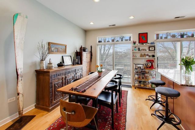 101 N Euclid Avenue 3, Oak Park, IL 60301