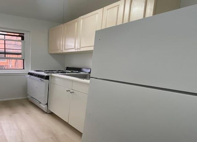 14133 78th Ave Apt 2C, New York City, NY 11367