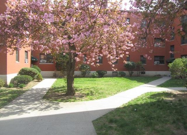 14133 78th Ave Apt 2C, New York City, NY 11367