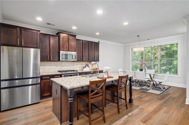 7805 Highland Bluff, Sandy Springs, GA 30328