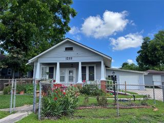 1233 Morris Street, Houston, TX 77009
